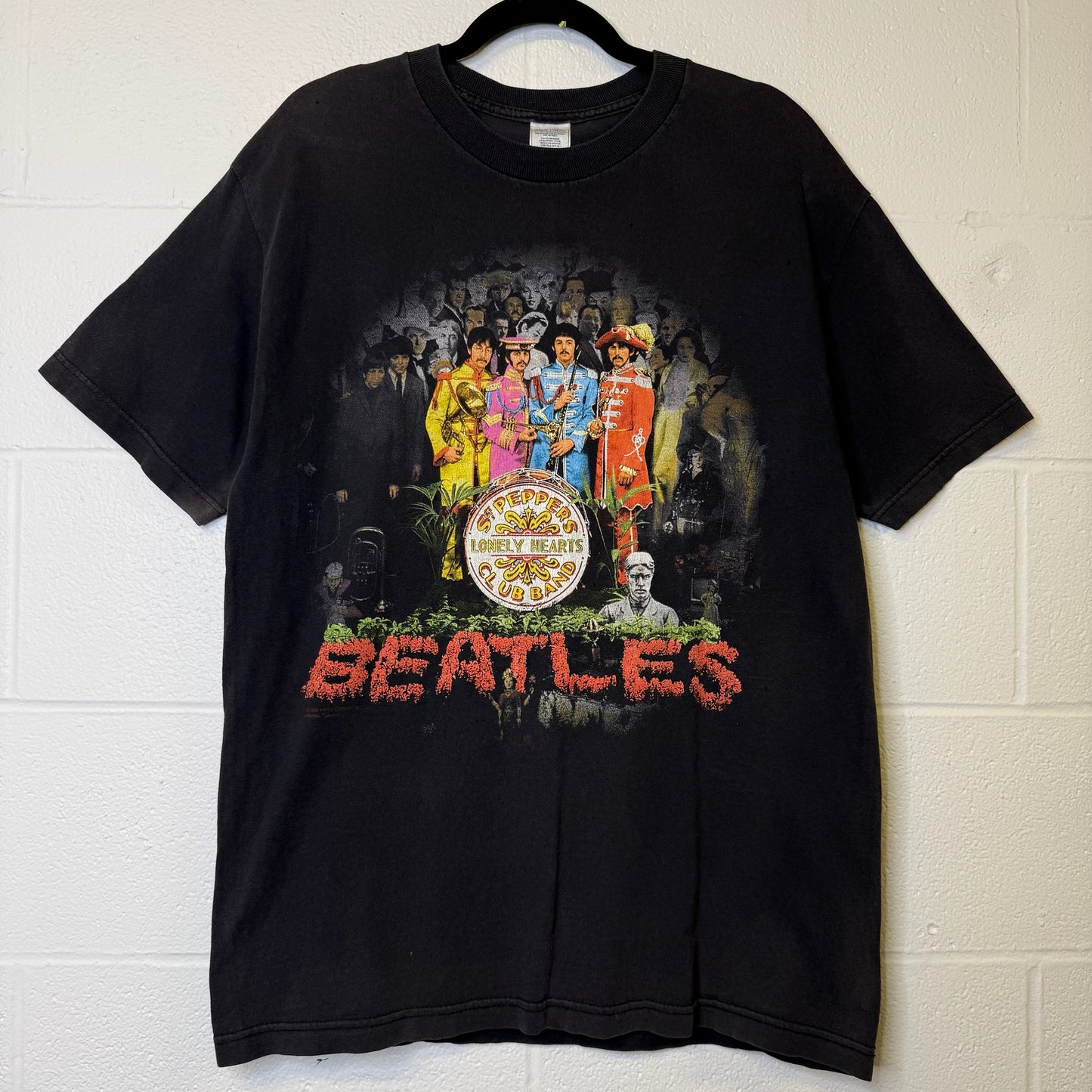 1999 The Beatles Sgt Peppers T-Shirt Sz L (B2251)