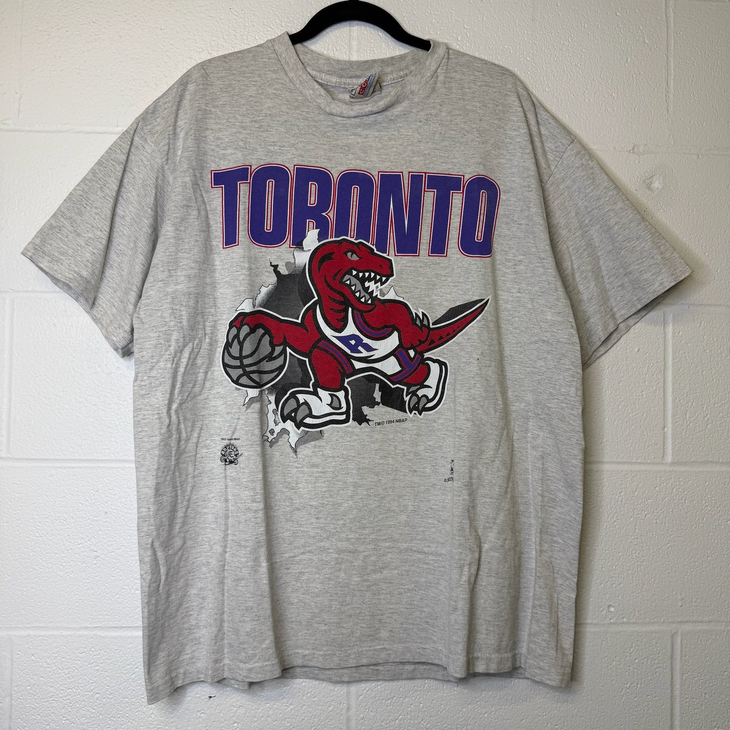 90's Toronto Raptors Nutmeg Breakthrough T-Shirt Sz XL (B2069)