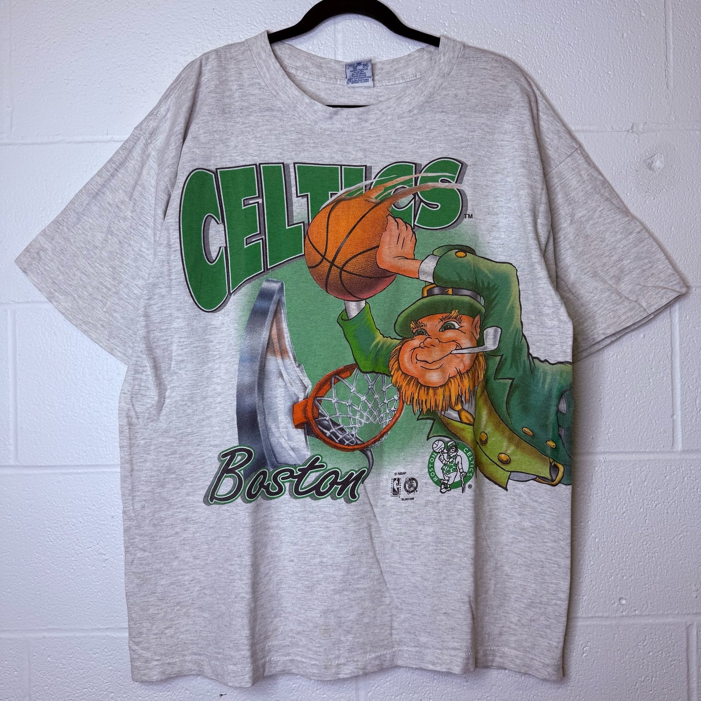 90s Boston Celtics Salem Wraparound NBA T-shirt Sz L (B2345)