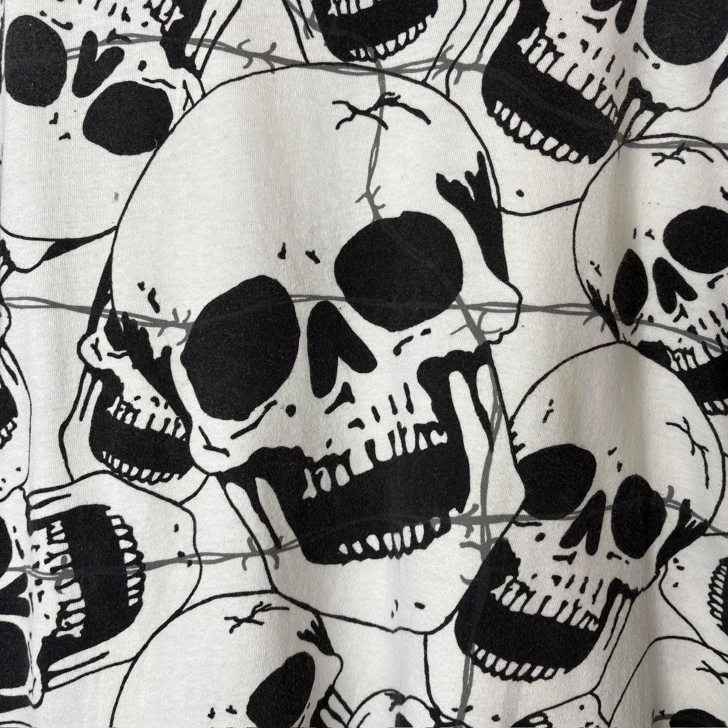 1990 Skull Pile T-shirt Sz XL (A7297)