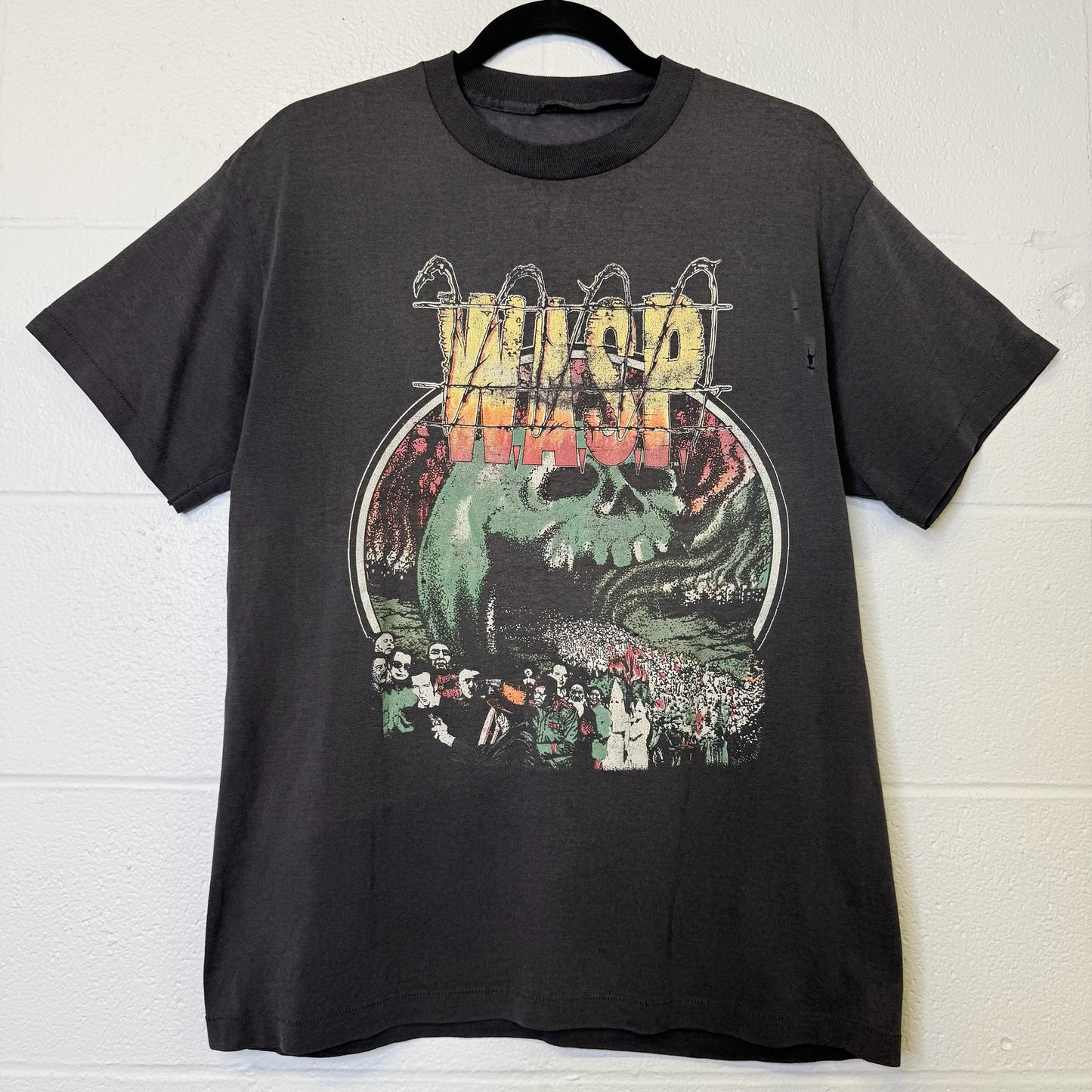 1983 Wasp Band T-Shirt Sz M (B391)