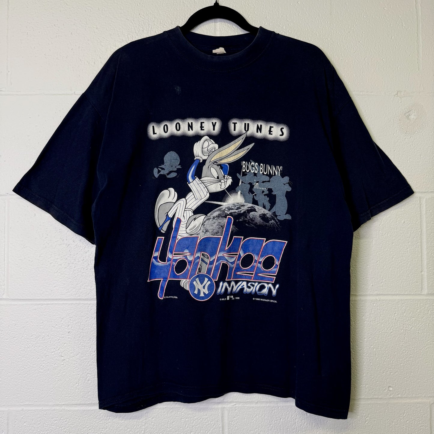 1996 Bugs Bunny New York Yankees MLB T-Shirt Sz L (B681)