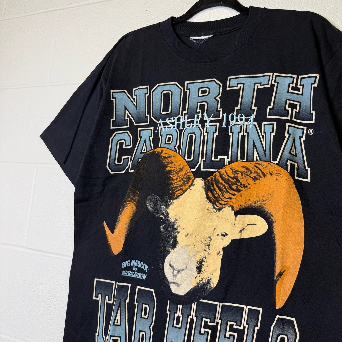 90s University of North Carolina Tar Heels Wauldron AOP T-shirt Sz L (B2588)