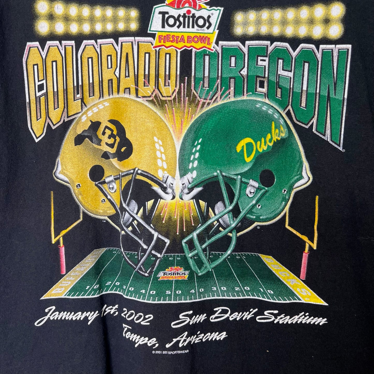 2001 Oregon vs Colorado Fiesta Bowl Football T-shirt Sz L (B1018)