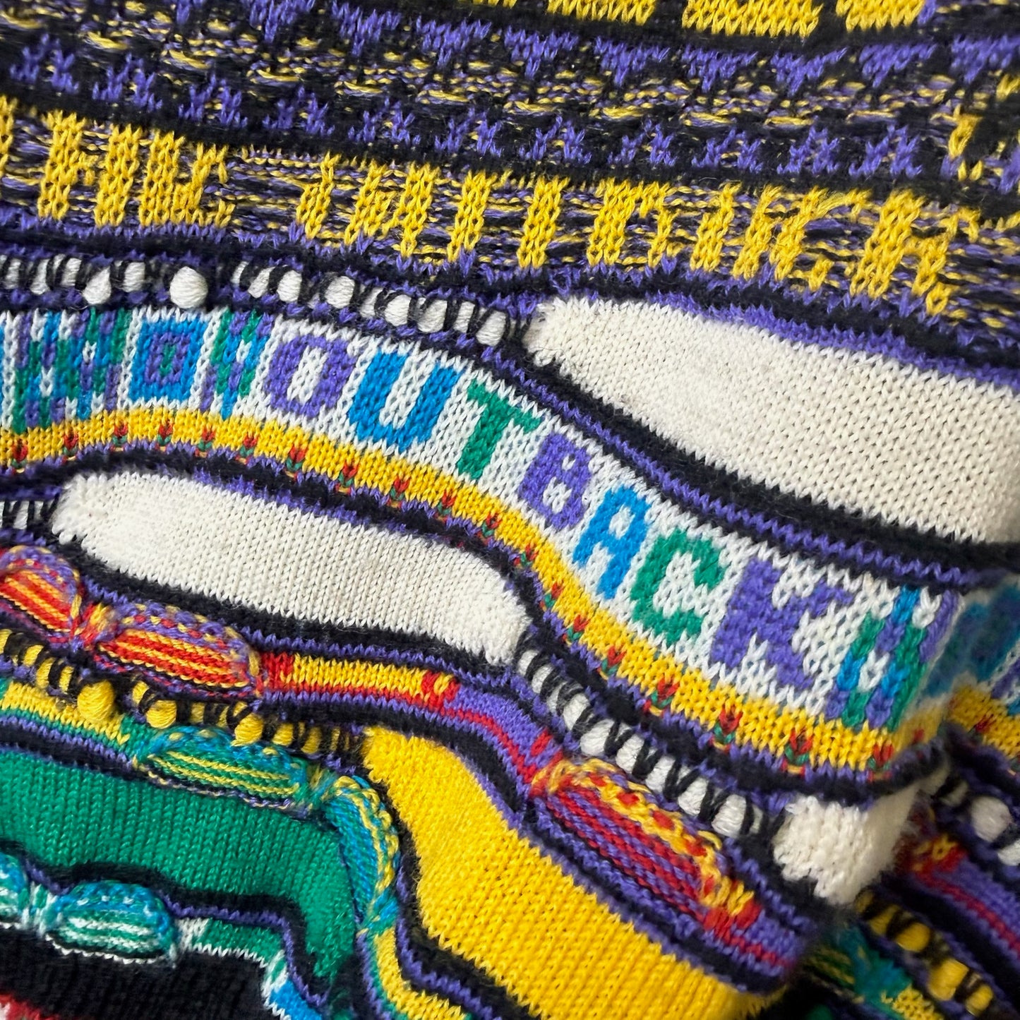 Genuine Coogi Australia Print Limited Edition Knit Sweater Sz S (B2401)