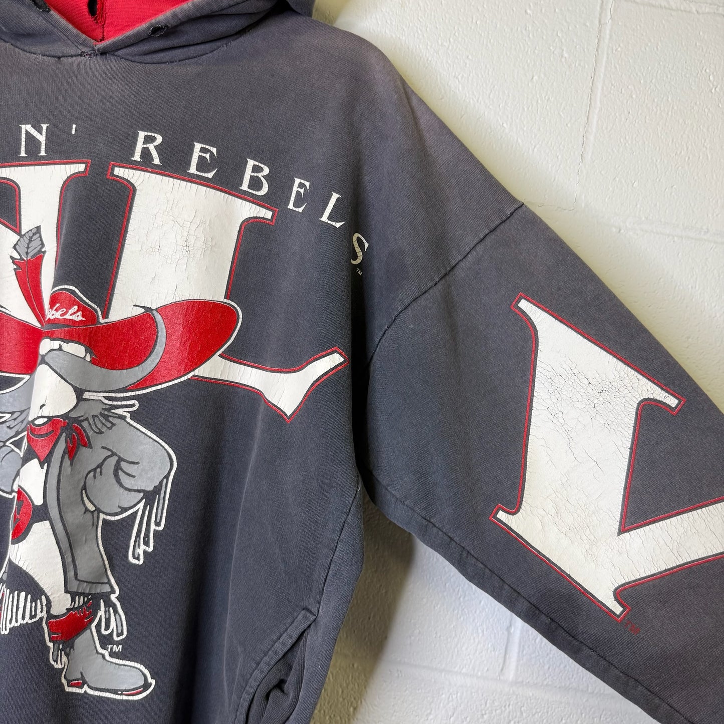 90s UNLV Rebels NCAA Spellout Hoodie (B2459)