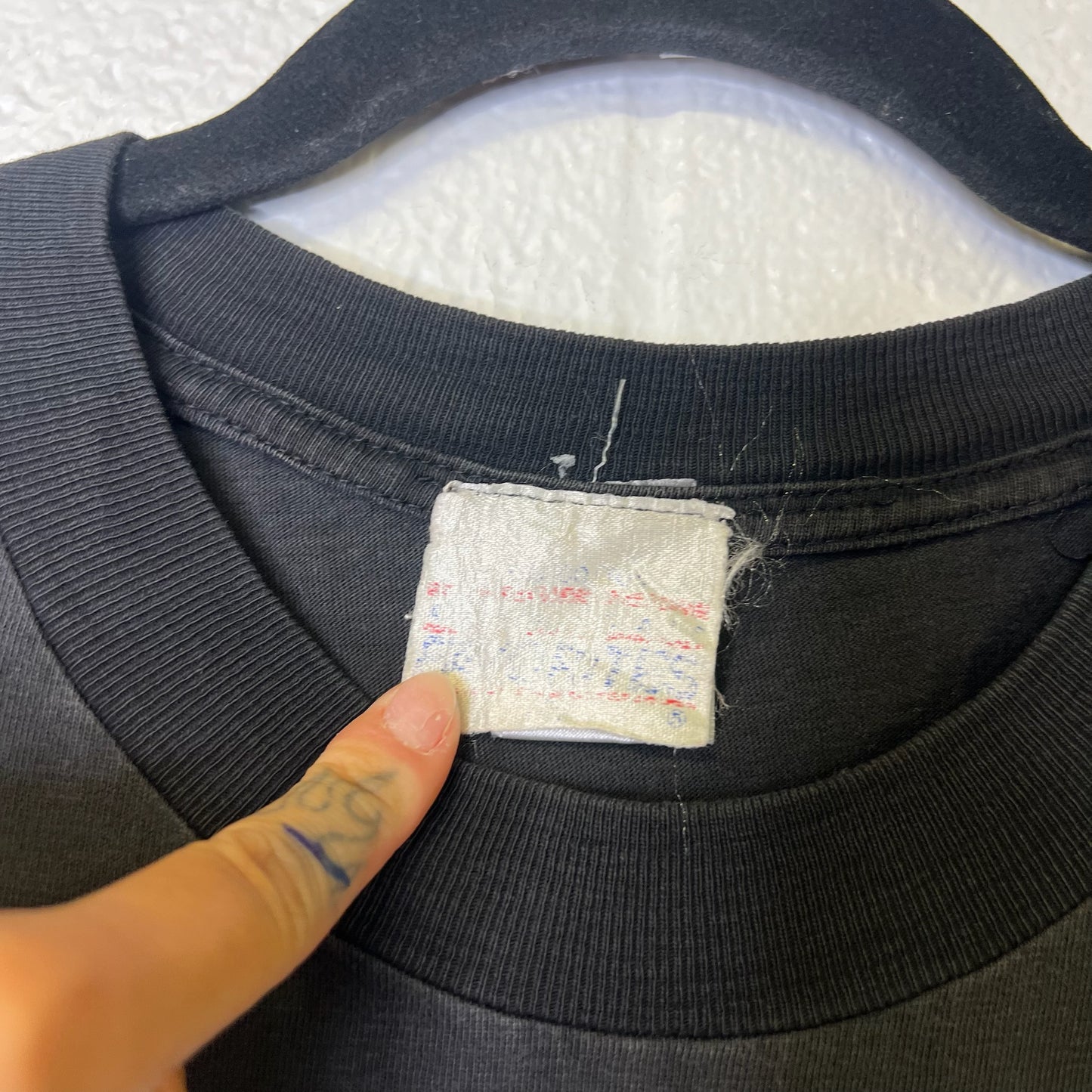 1993 Looney Tunes Bugs Bunny NFL T-Shirt (B2436)