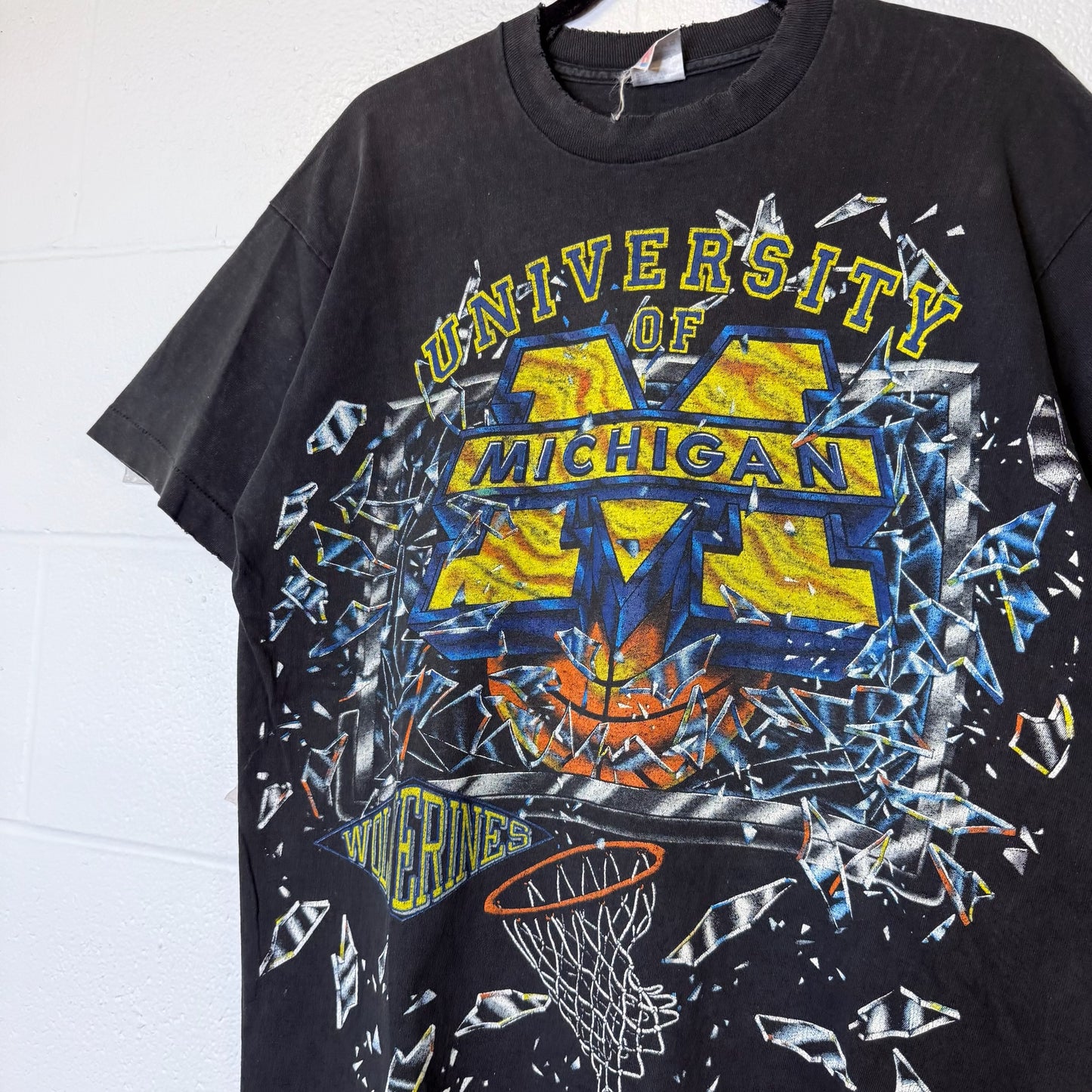 90’s Michigan Wolverines Shattered Backboard T-shirt Sz L (B2540)