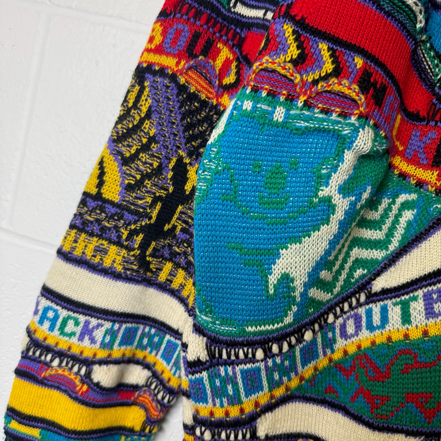 Genuine Coogi Australia Print Limited Edition Knit Sweater Sz S (B2401)