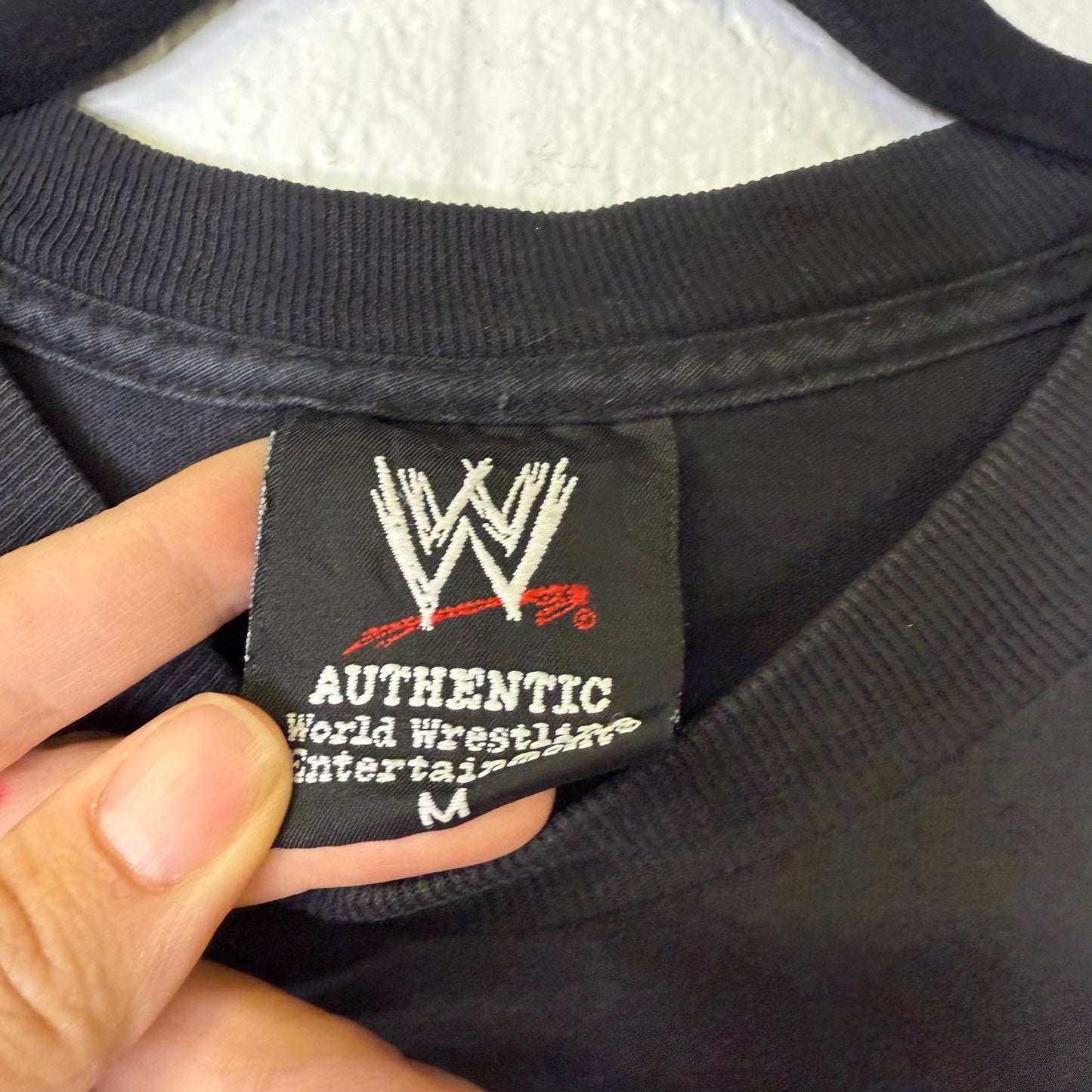 2000s WWE Raw vs Smackdown T-shirt Sz M (B1658)