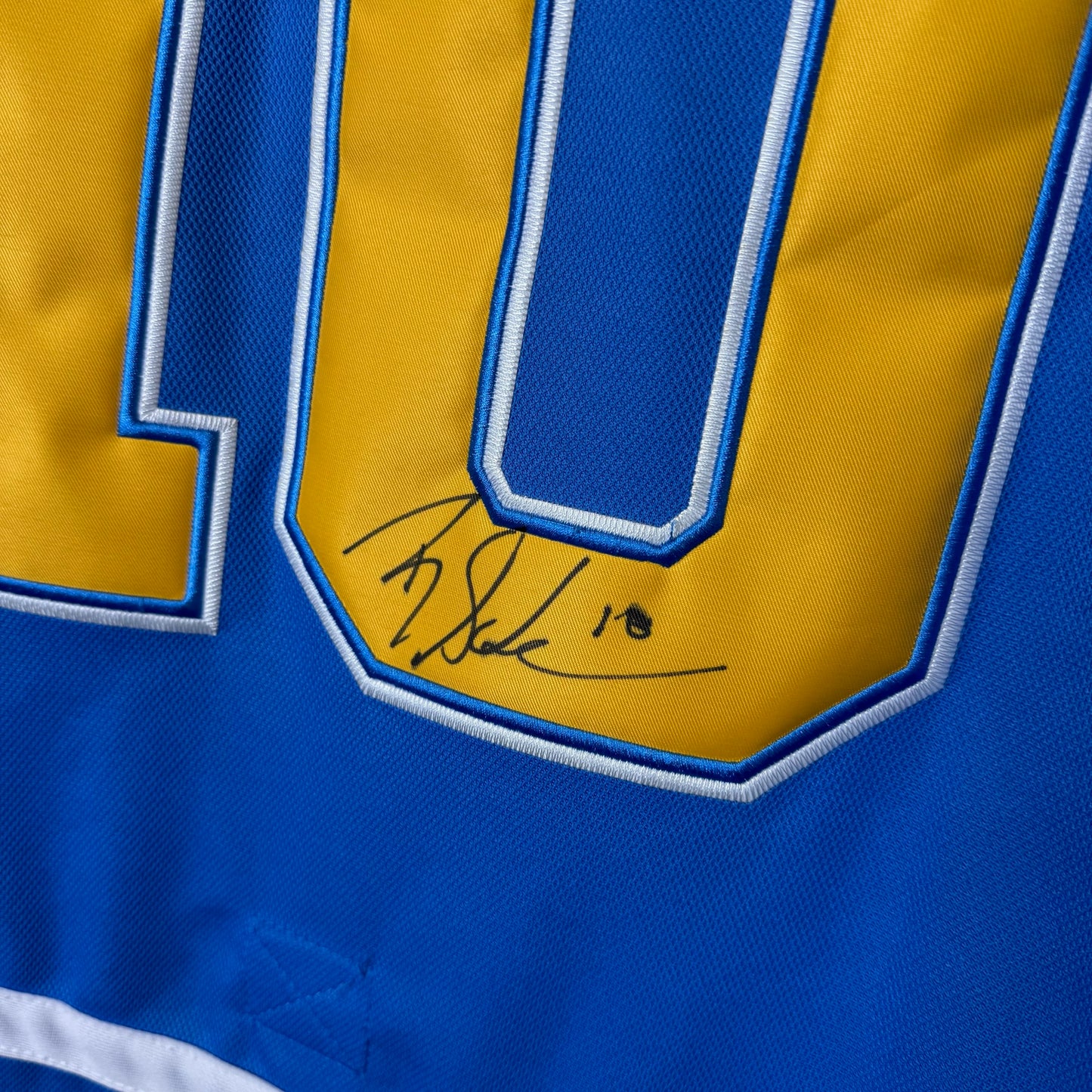 90's St Louis Blues NHL Adidas Brayden Shenn Autographed Jersey Sz 54