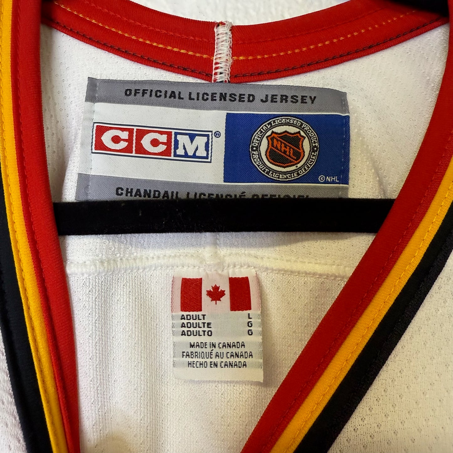 2000s Calgary Flames CCM Hockey NHL Jersey Sz L Deadstock (B1789)