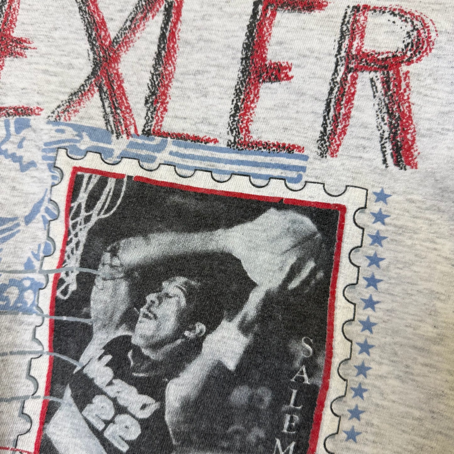 1990 Portland Trailblazers Clyde Drexler Salem Stamp NBA T-Shirt Sz L (B2202)