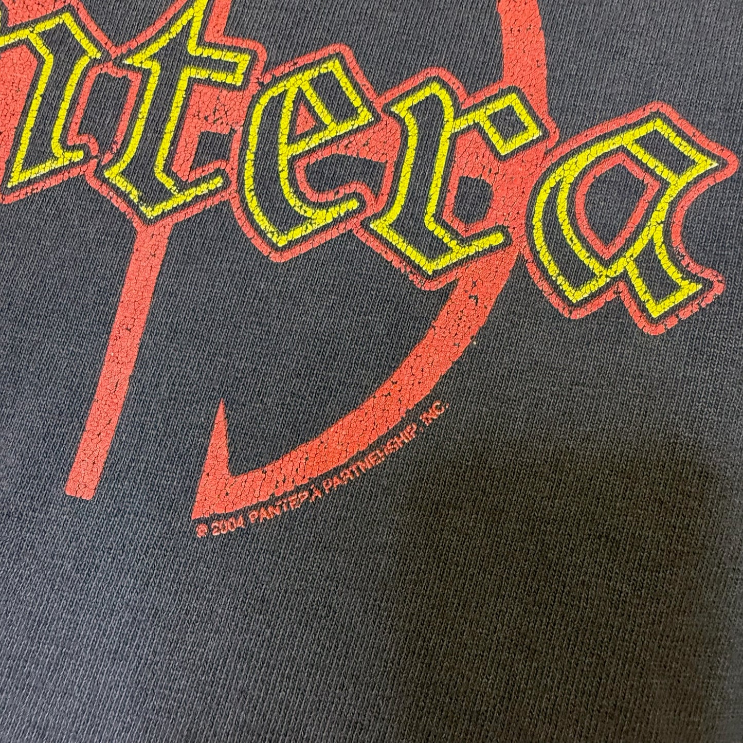 2004 Pantera T-shirt Distressed Sz L (B408)