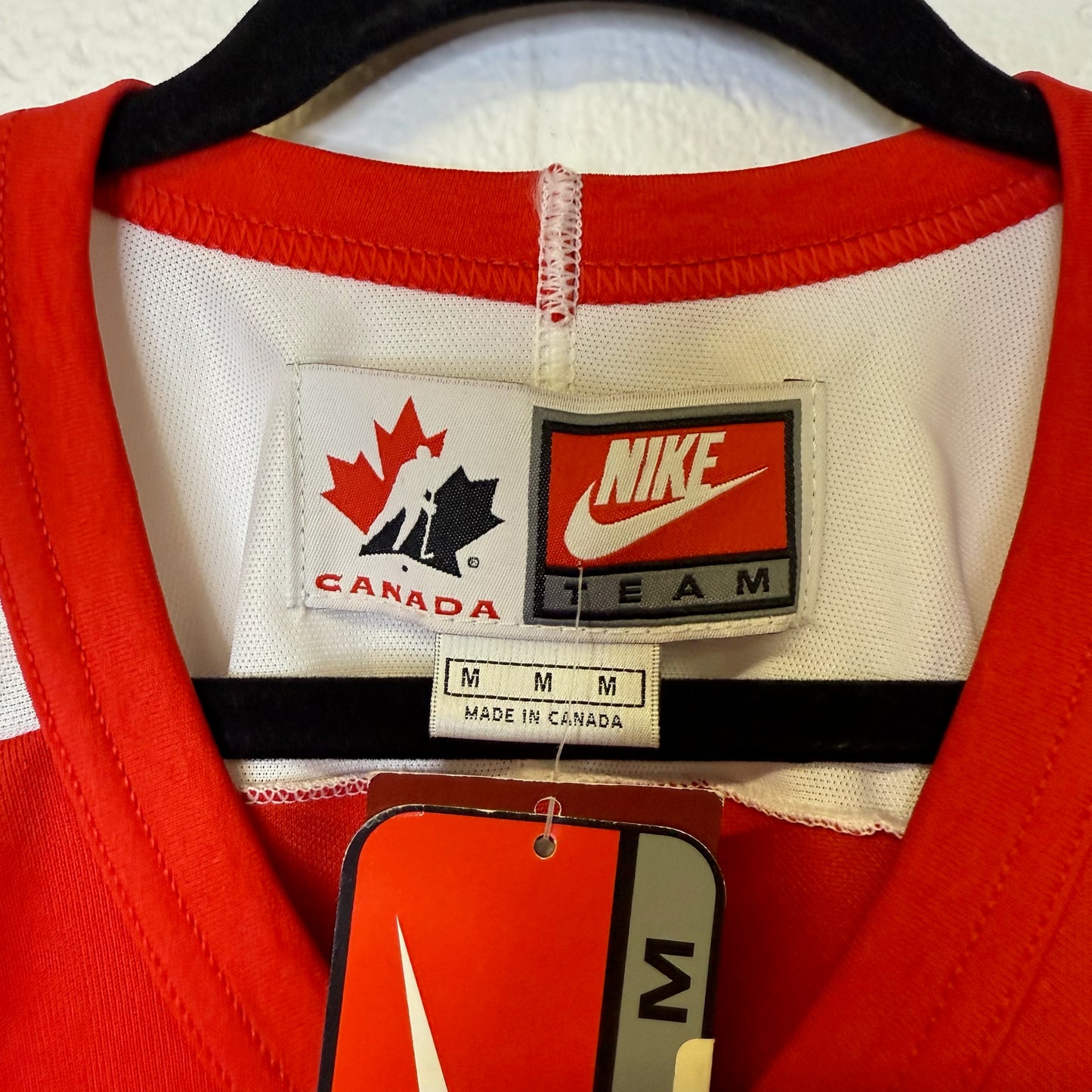 2000 Nike Team Canada 1977 Repica Jersey Sz M New with Tags (B1791)