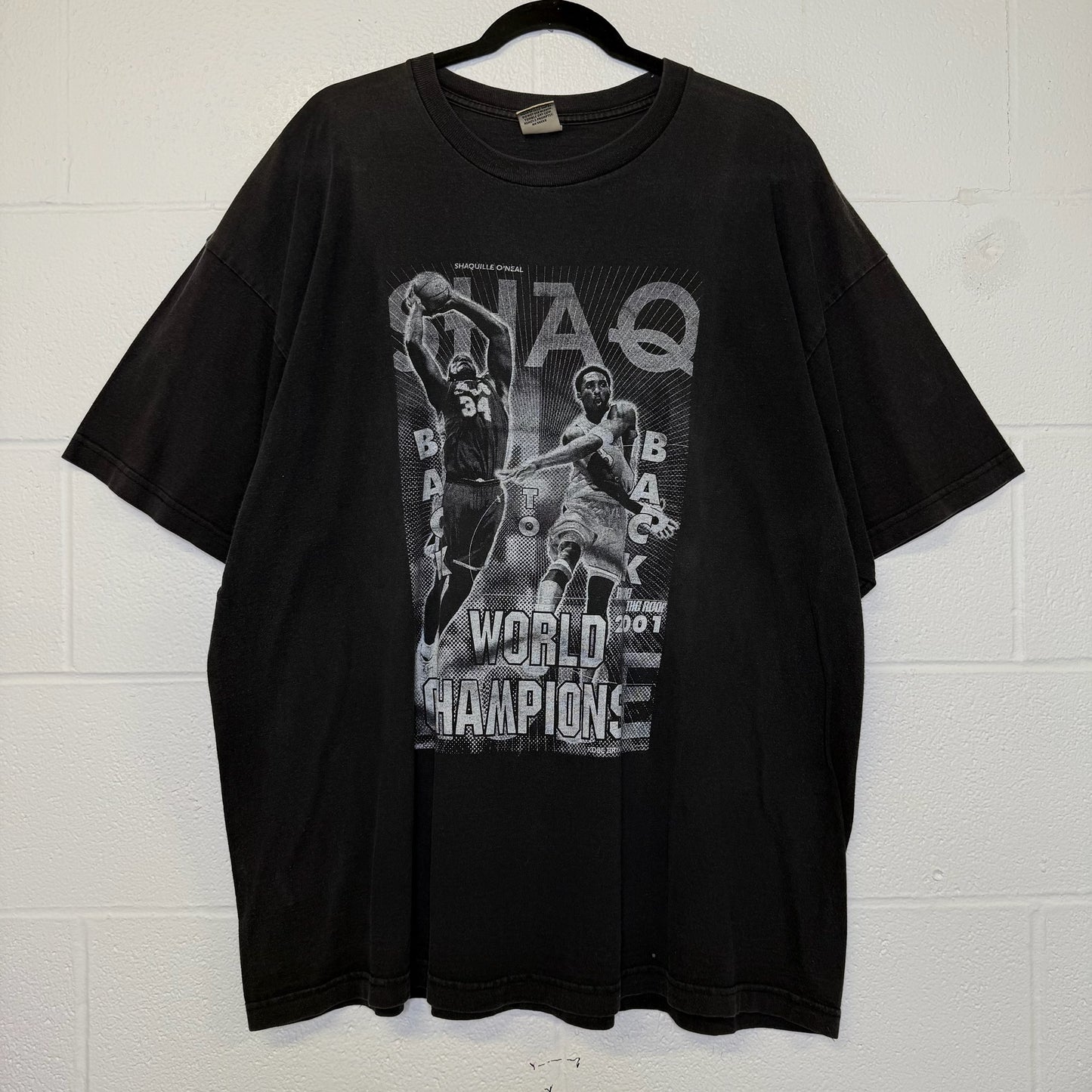 2001 Kobe and Shaq LA Lakers NBA T-shirt Sz XXL (B2971)