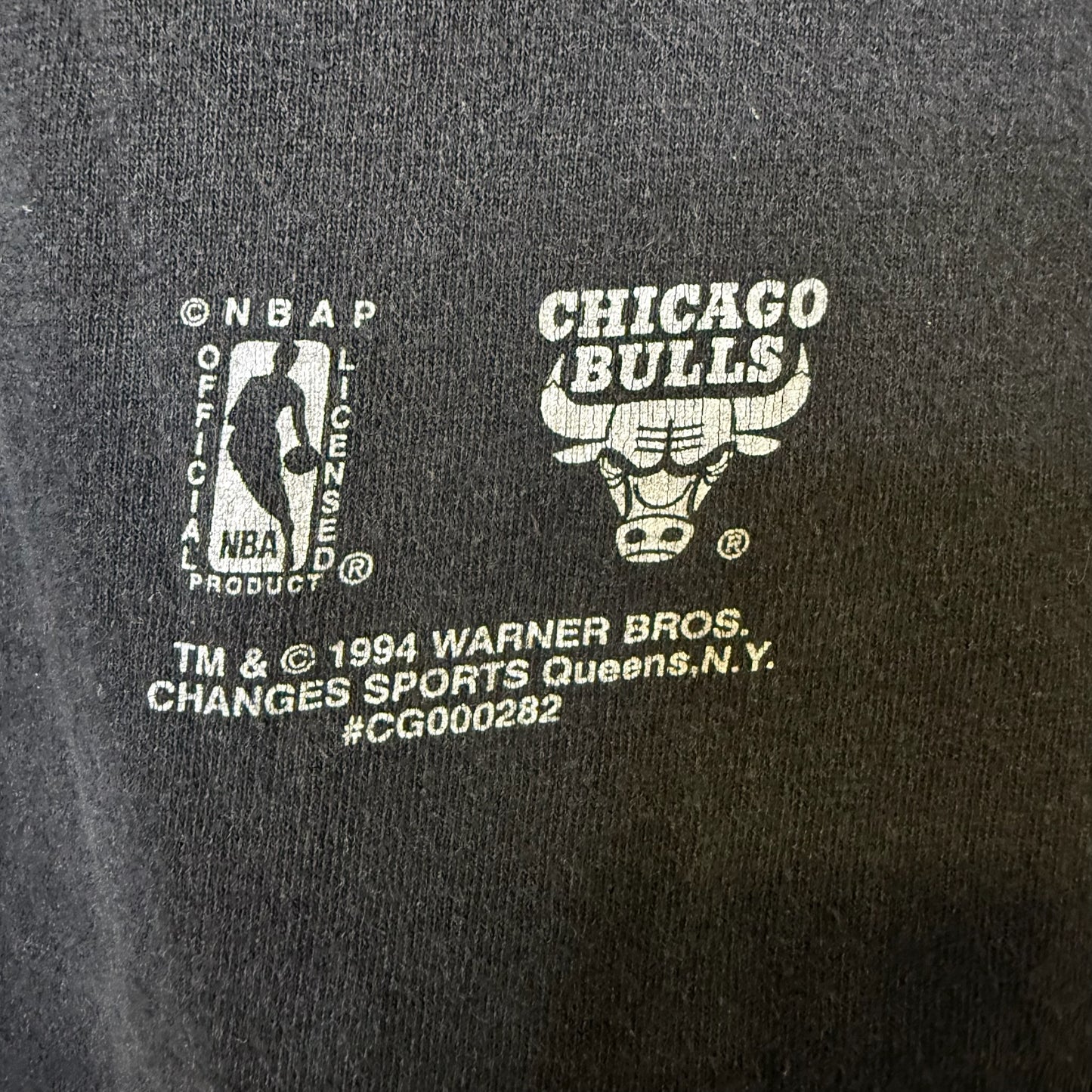 1994 Daffy Duck Chicago Bulls NBA T-Shirt Sz XL (B2169)