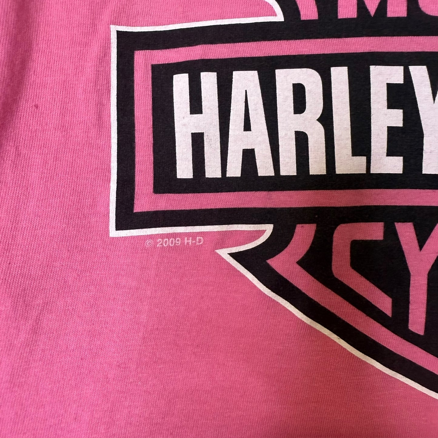 2009 Harley Davidson Ghost Town (Pink) T-shirt Sz M (B589)