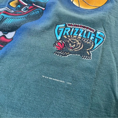 90’s Daffy Duck Vancouver Grizzlies T-Shirt Sz XL (A342)