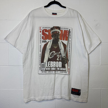 2000s Lebron James NBA SLAM Magazine Cover Cleveland Cavaliers T-Shirt Sz L (B576)