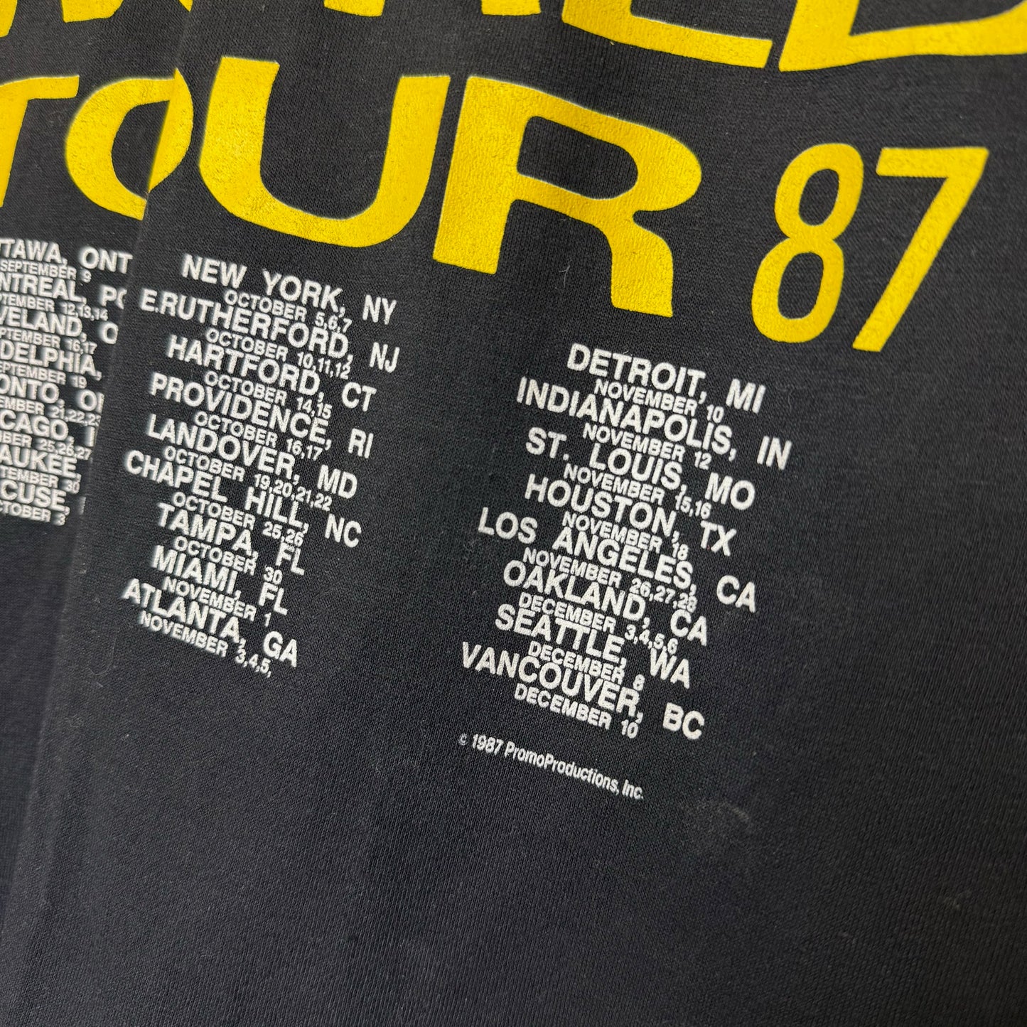 1987 Pink Floyd Band T-Shirt Sz M (B2840)