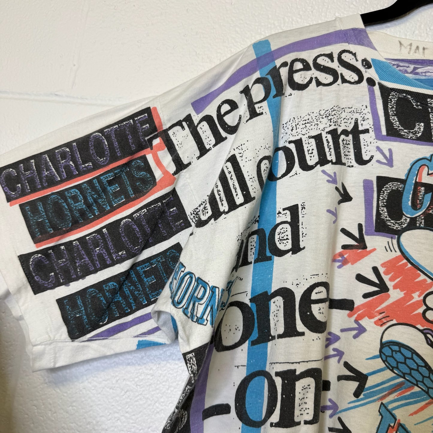 90's Charlotte Hornets AOP NBA Magic Johnson Tees T-Shirt Sz XL (B2186)