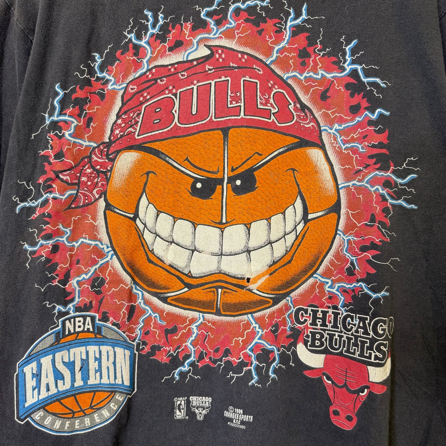 90's Chicago Bulls Lightning Ball NBA T-Shirt Sz L (B2204)
