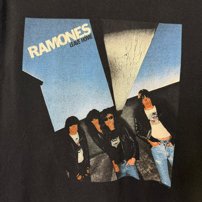 2001 Ramones T-shirt Sz L (A8959)