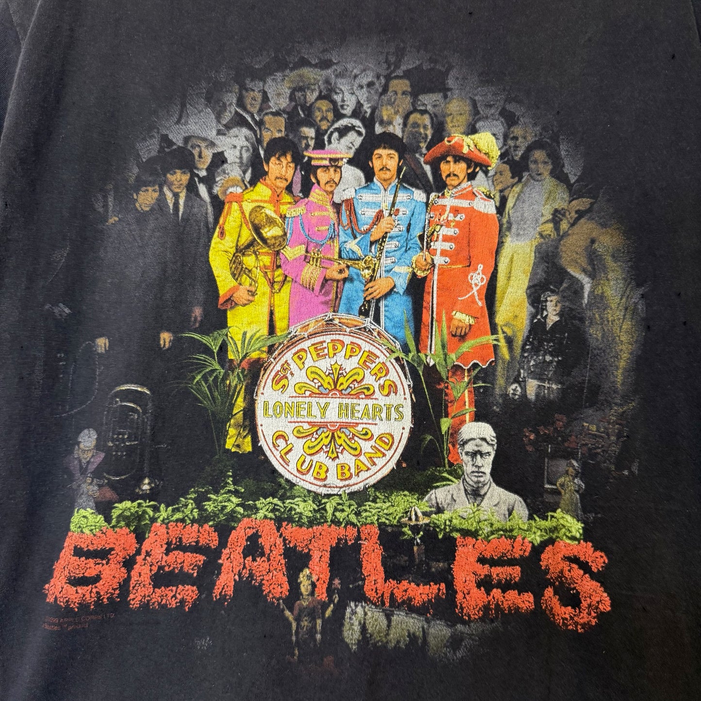 1999 The Beatles Sgt Peppers T-Shirt Sz L (B2251)