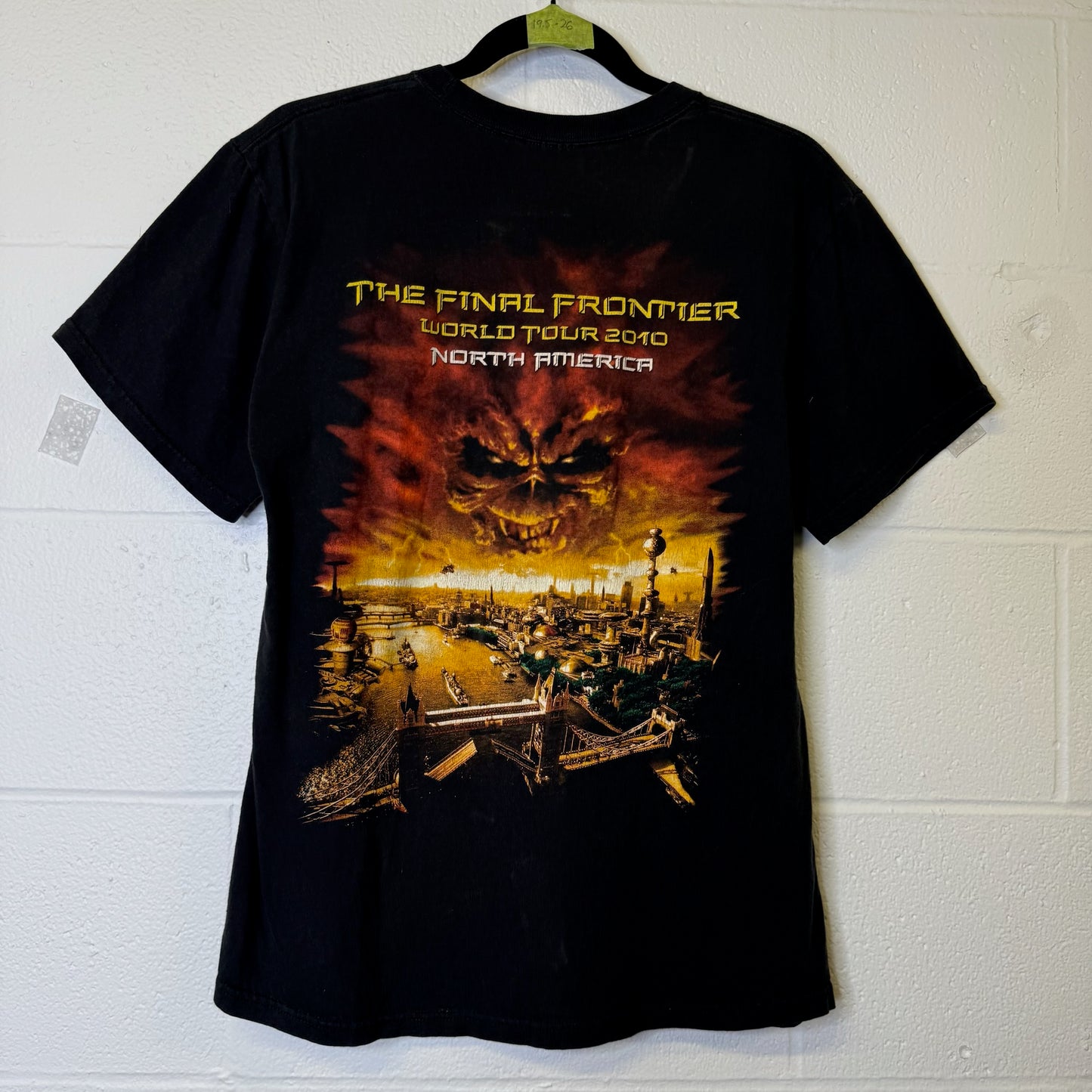 2010 Iron Maiden Wicker Man Tour T-Shirt Sz M (B1721)