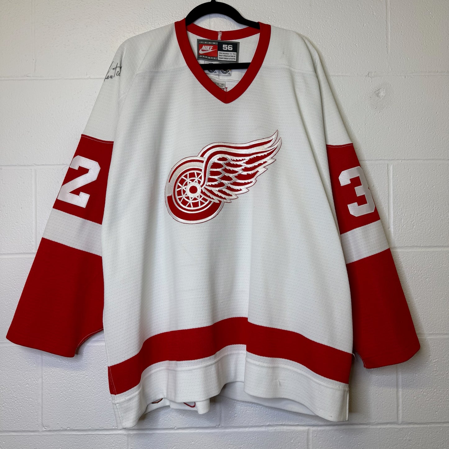 90s Detroit Red Wings CCM Jersey Signed Sz XL (Hextall)