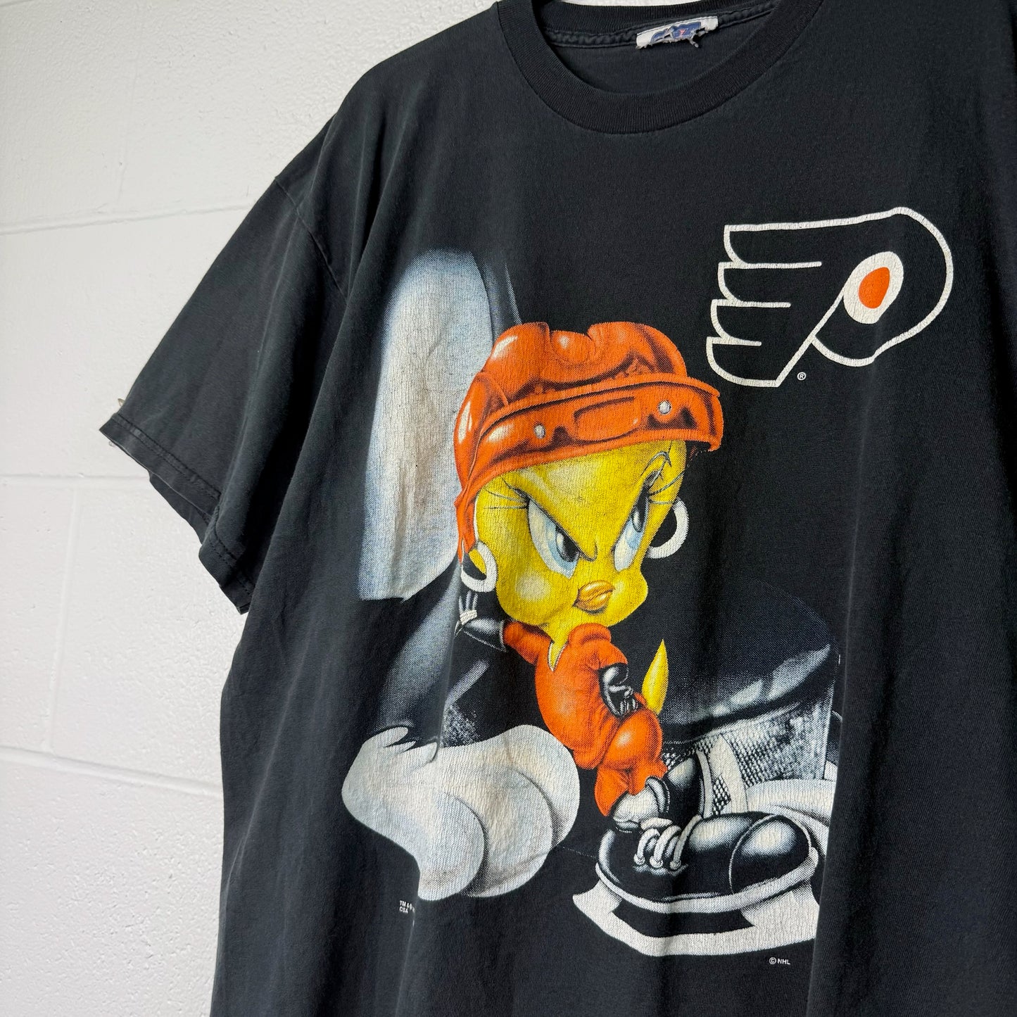1996 Philadelphia Flyers Tweety Bird NHL T-Shirt Sz XL