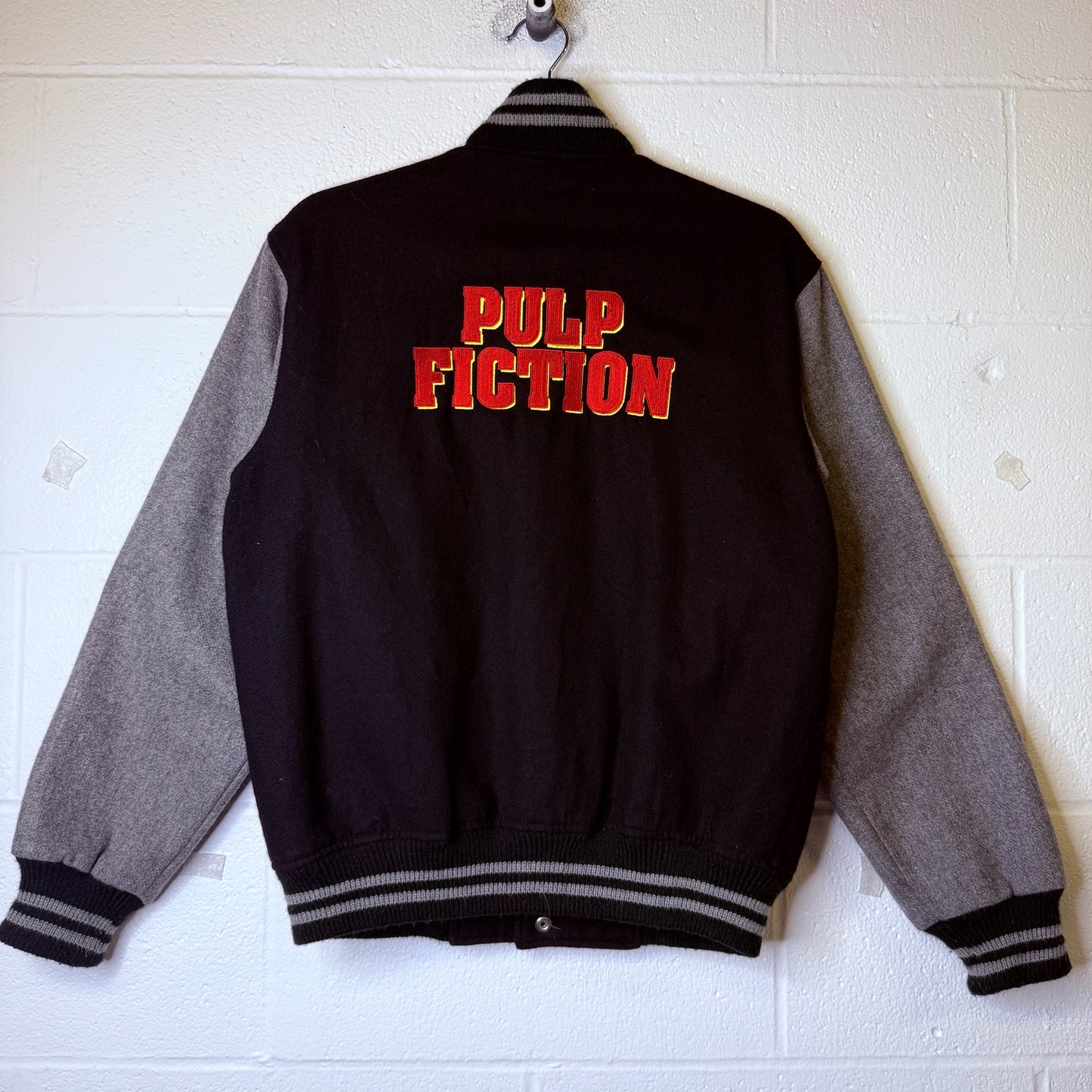 90s Pulp Fiction Alliance Video Movie Promo Jacket Sz M (B2375)