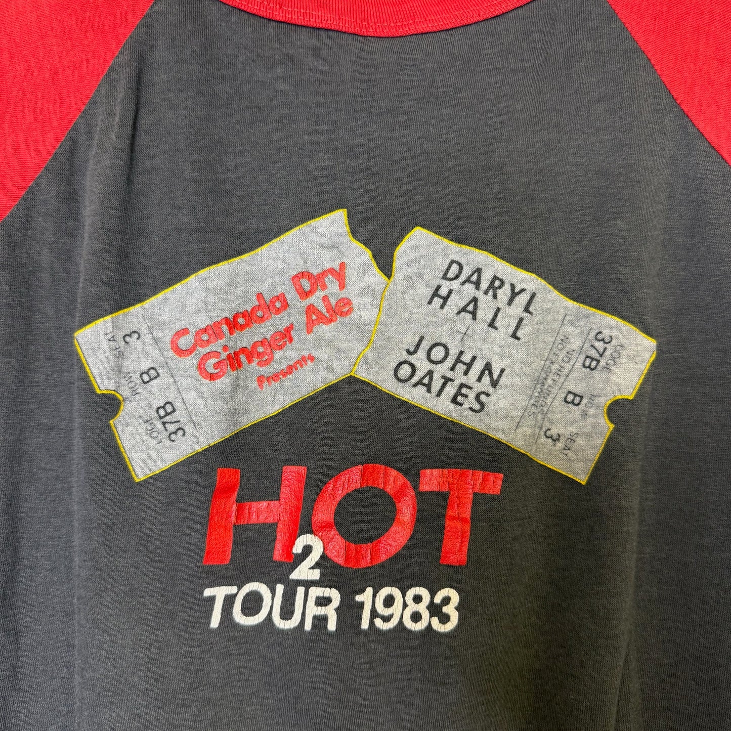 1983 Daryl Hall & John Oates Tour Raglan Shirt Sz M (B2296)