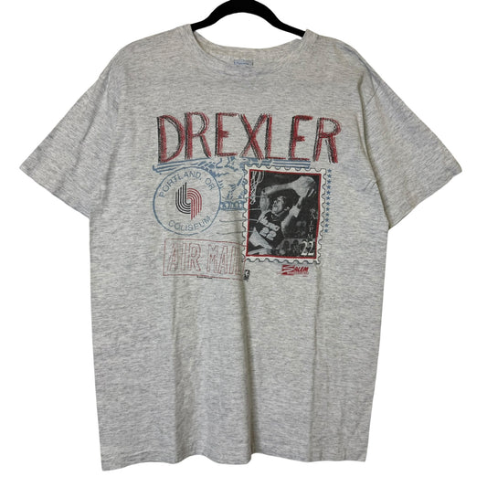 1990 Portland Trailblazers Clyde Drexler Salem Stamp NBA T-Shirt Sz L (B2202)