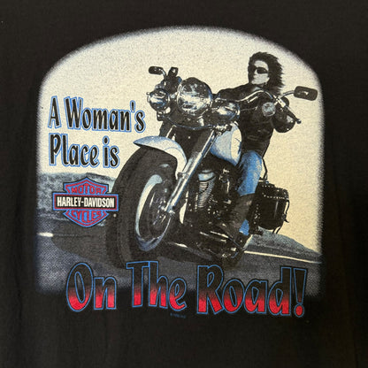 1995 Harley Davidson A Woman's Place is.. T-shirt Sz L (B590)