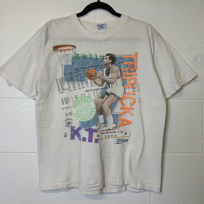 1992 Kelly Triplucka NBA T-Shirt Sz L (B2187)