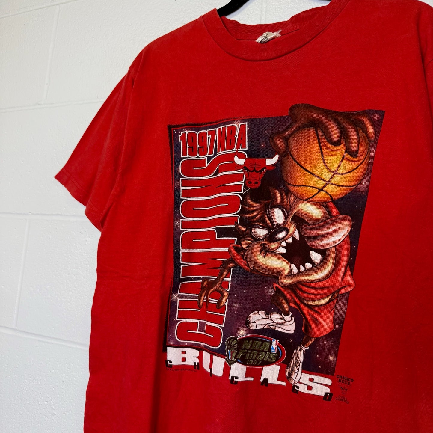 1997 Chicago Bulls Taz NBA T-Shirt Sz L (B2969)