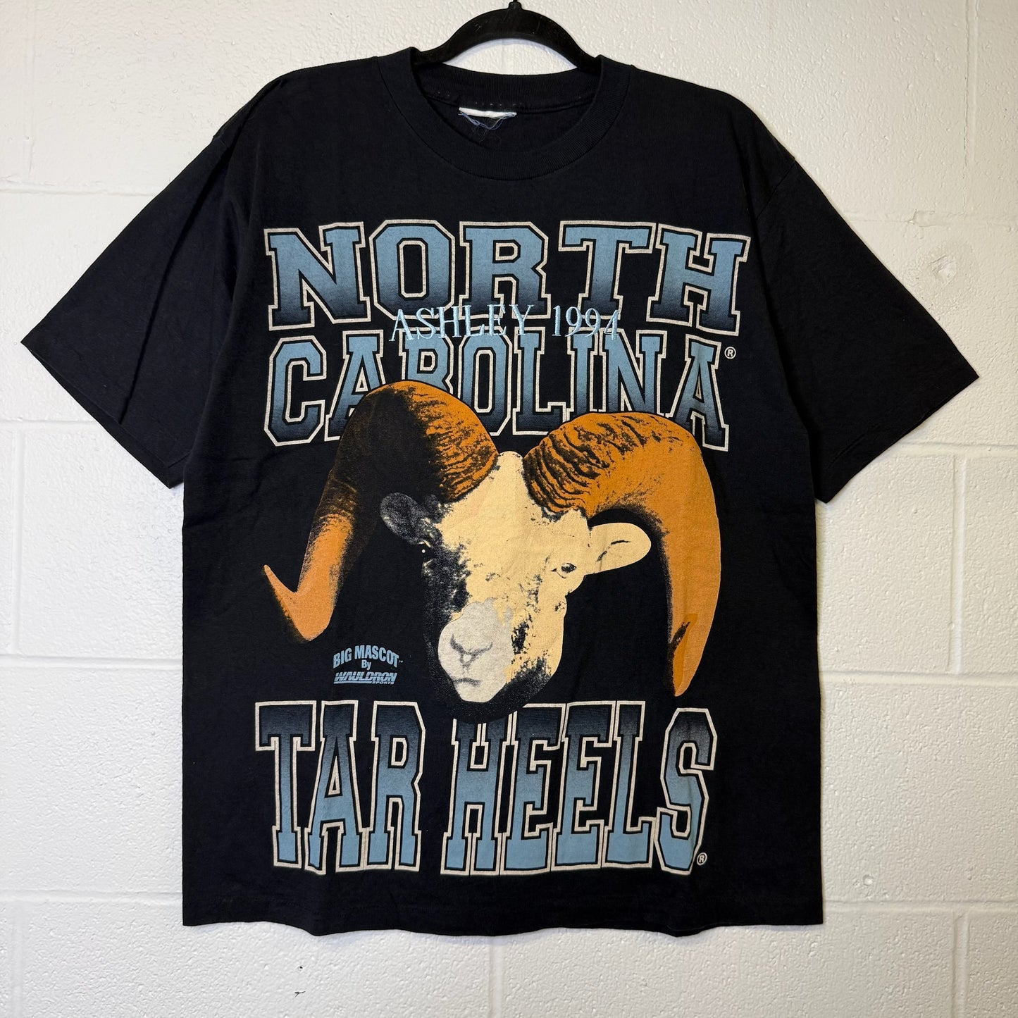 90s University of North Carolina Tar Heels Wauldron AOP T-shirt Sz L (B2588)